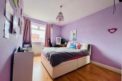 BEDROOM.jpeg