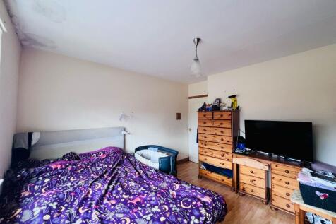 BEDROOM1.jpeg