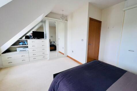 BEDROOM 1.jpeg