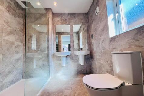 EN SUITE.jpg