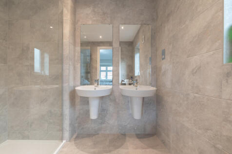ENSUITE1.jpg