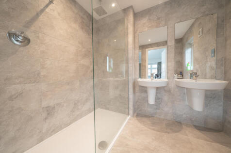 ENSUITE1 (3).jpg