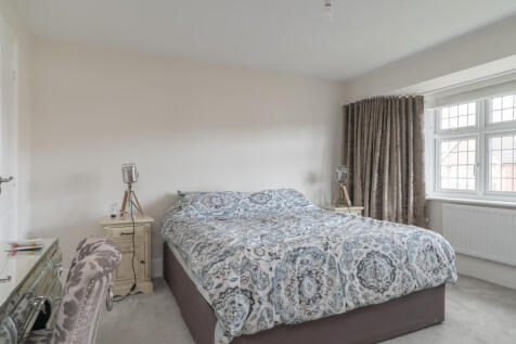 BEDROOM1.jpg