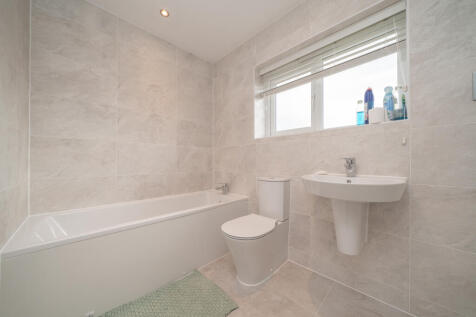 BATHROOM (3).jpg