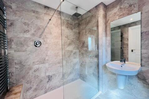 ENSUITE (3).jpg