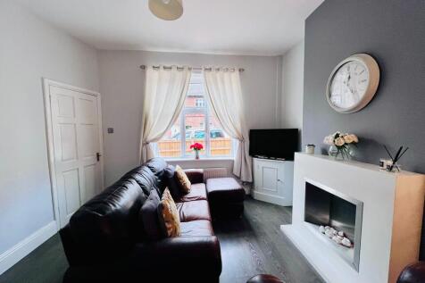 LIVING ROOM.jpg