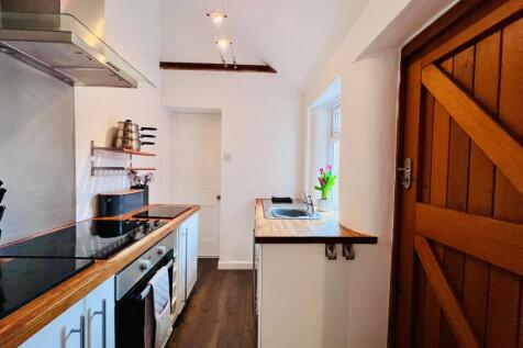 KITCHEN (2).jpg