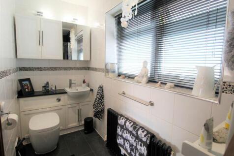 R En-Suite.jpg