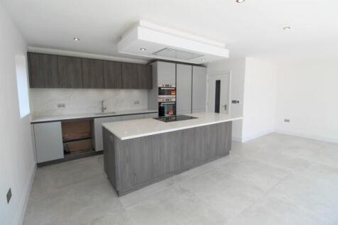 R Kitchen (3).jpg