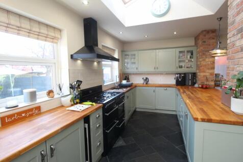 R Kitchen (2).jpg