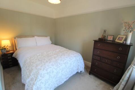 R Bed 3.jpg