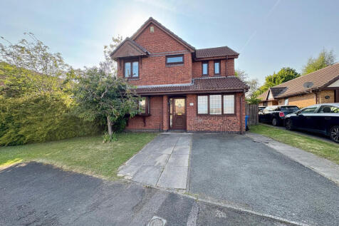 87 Sunningdale Front.jpg