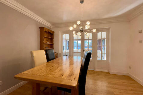 87 Sunningdale Dining Room (1).jpg