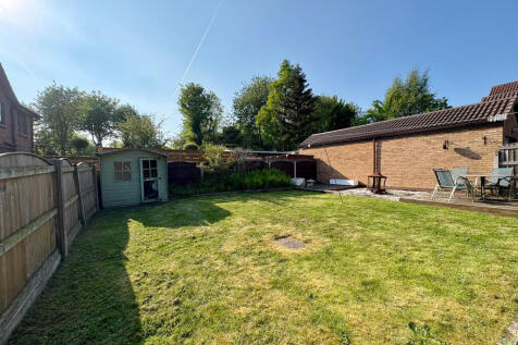 87 Sunningdale Rear 2.jpg