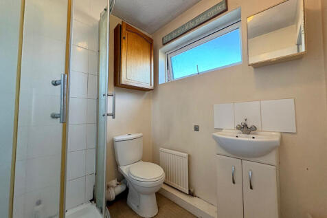 87 Sunningdale Ensuite.jpg