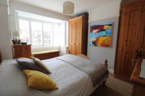 R Bed 1.JPG