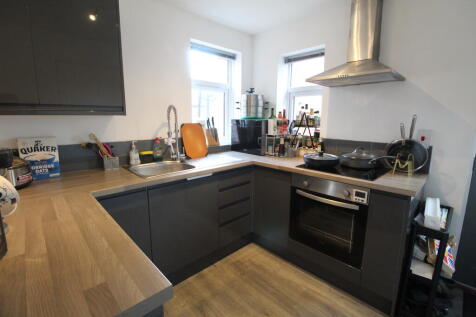 R Kitchen.JPG