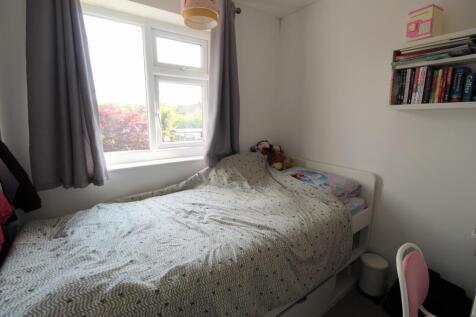 R Bed 3.jpg