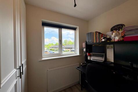 30 St Asaph bedroom 3.jpg
