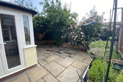 R Courtyard garden.JPG