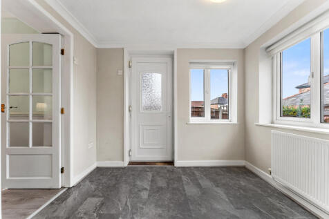 117 Knutsford Road25.jpg