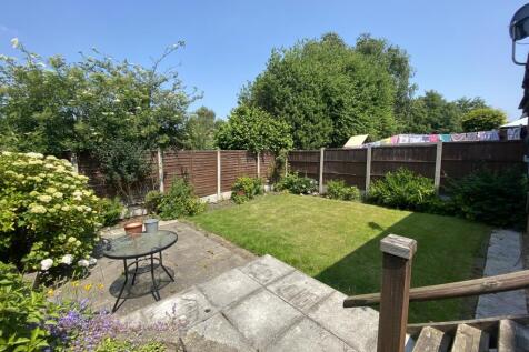 R Rear Garden.JPG