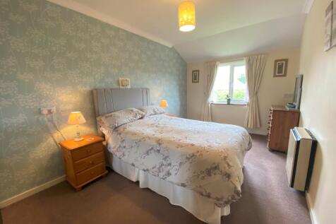 R Bedroom.jpg