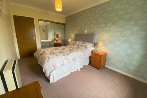 R Bedroom 2.jpg