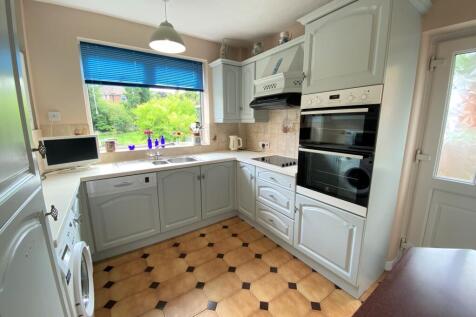 R Kitchen-min.jpg