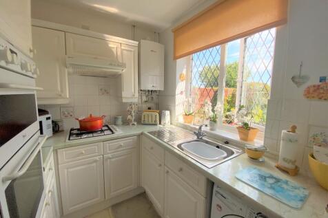 R Kitchen.jpg