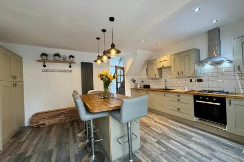 172 Liverpool Road Kitchen 2.jpg