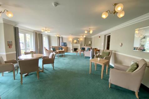 R Residents Lounge.JPG
