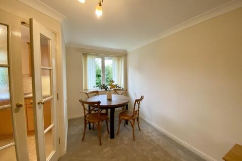 R Dining Area.JPG