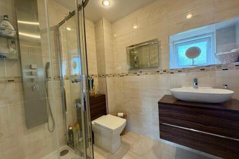 BATHROOM (2).jpg