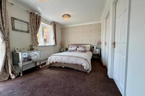 BEDROOM1.jpg