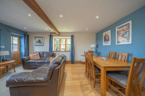 Dining Room.jpg