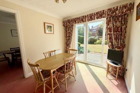 Family-Breakfast Room.jpg