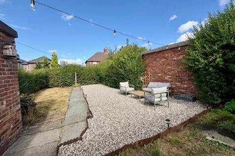 Rear Garden (2).jpg