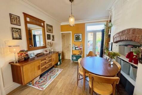 Dining Room (2).jpg