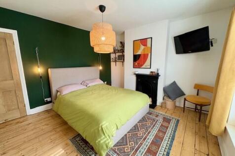 Bed 1(2).jpg