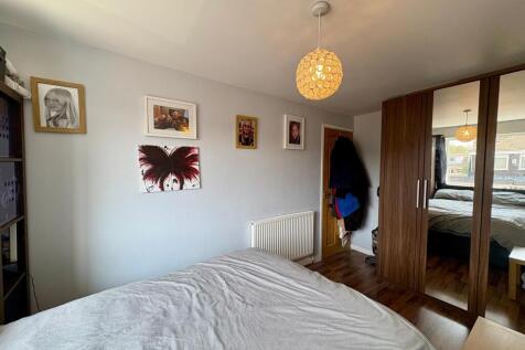 Master Bedroom 2.jpg