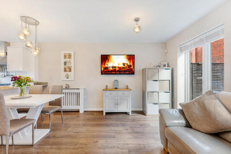 16 Coopers Place-Dining.jpg