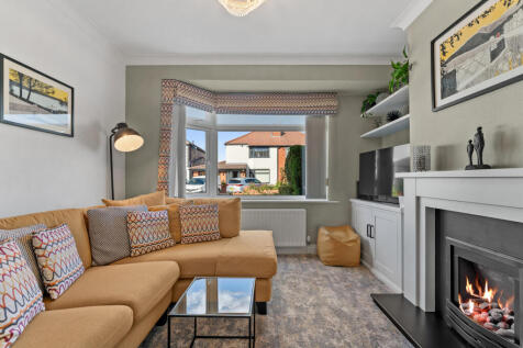 16 Beech Avenue Lounge.jpg