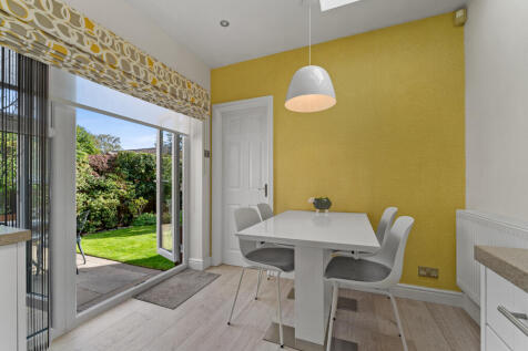 16 Beech Avenue Breakfast.jpg