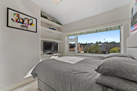 16 Beech Avenue Bed 2.jpg