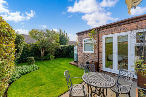 16 Beech Avenue Rear 2.jpg