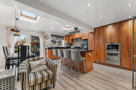 3 Watton Close27.jpg