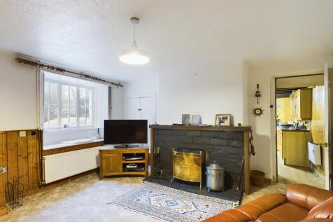 Living Room 2 T202508061559.jpg