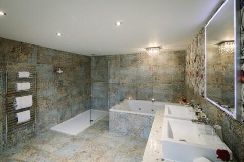 Bathroom T202508081256.jpg