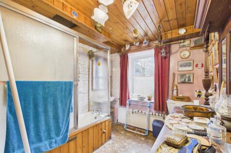 Bathroom T202509240948.jpg